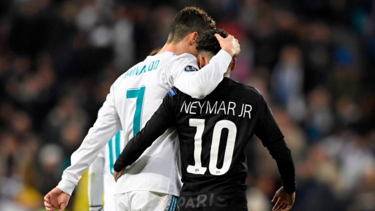 Neymar sai abraçado a Cristiano Ronaldo. “Vai ficar no PSG”, garante presidente IVÍDEOI