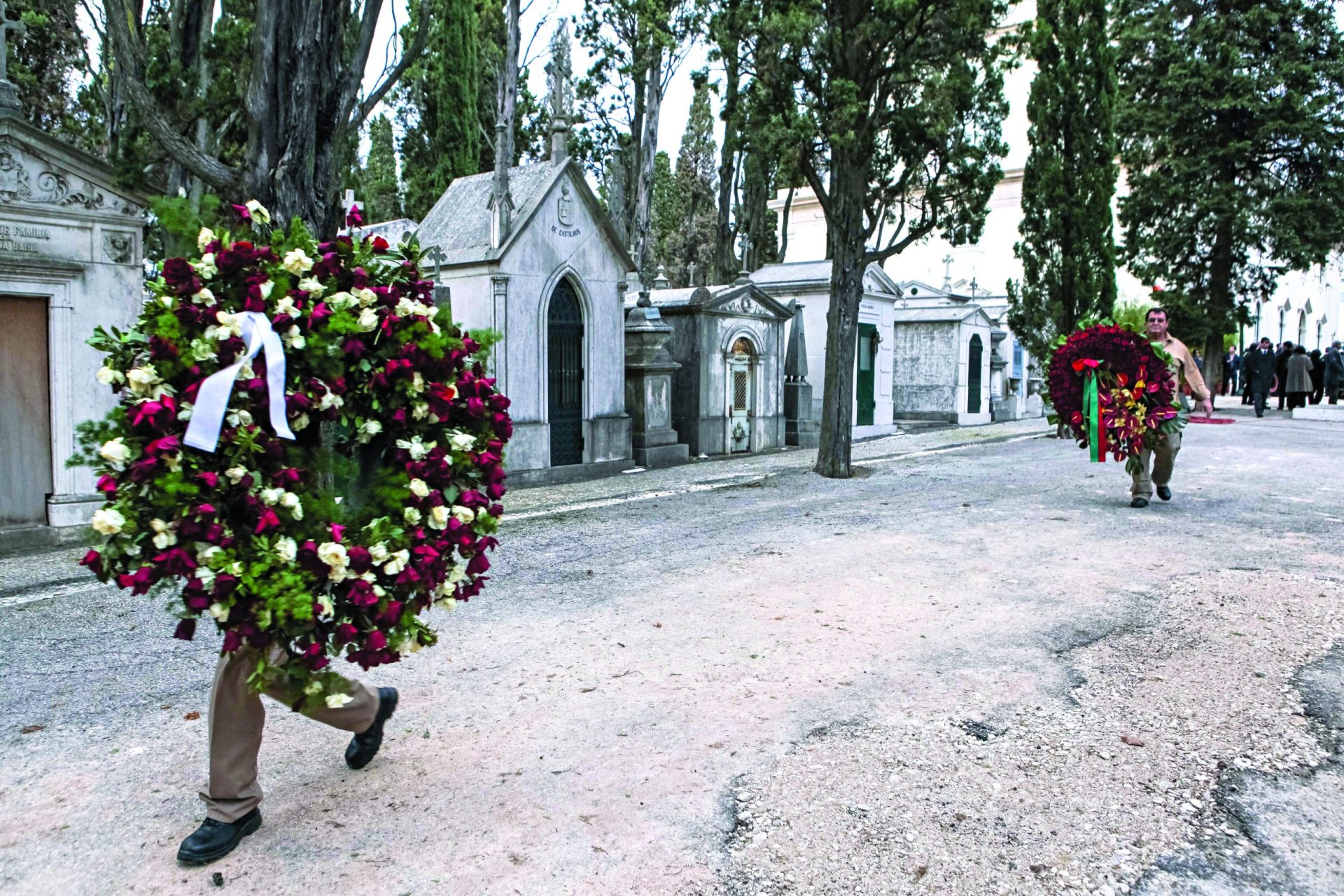 Regicídio. Tão herói é quem morre como quem mata