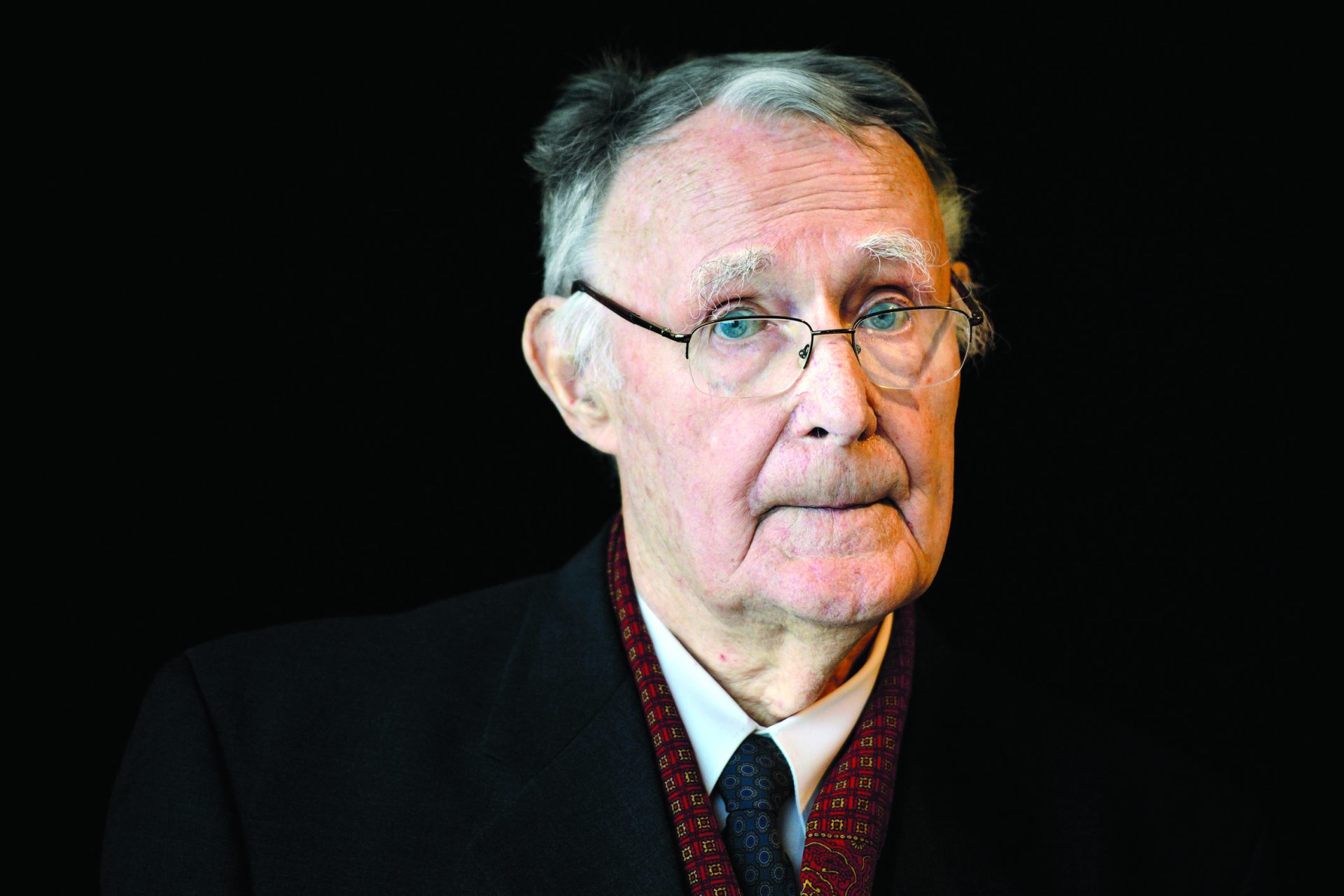 Ingvar Kamprad. O homem que nos pôs a montar móveis em puzzle