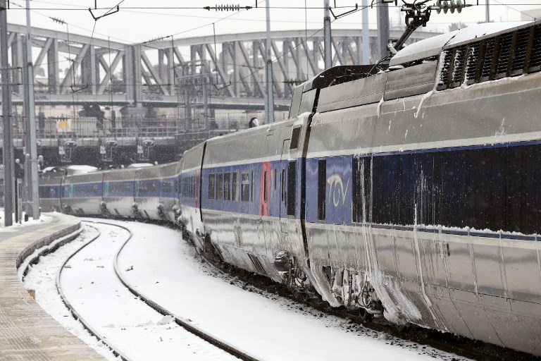 França. Neve obriga ao fecho da Torre Eiffel