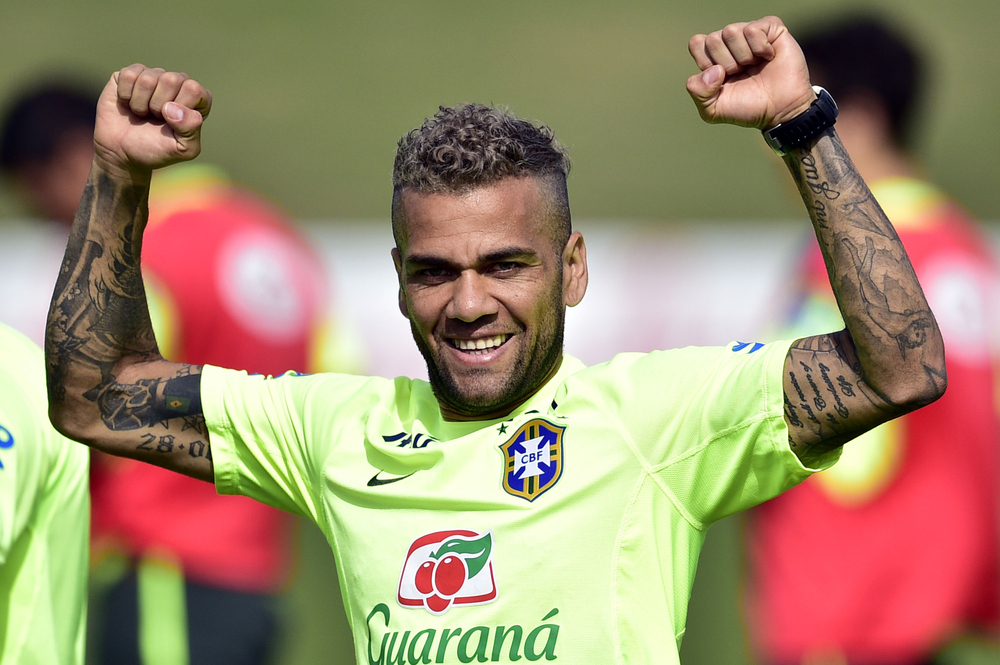 Dani Alves quer comprar clube português