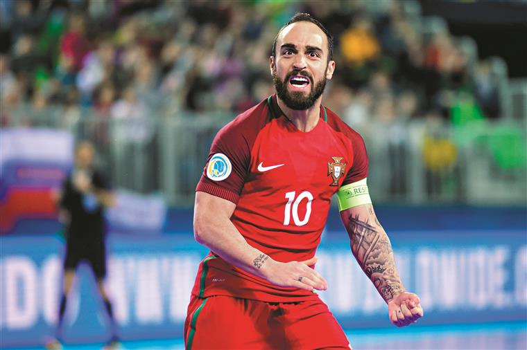 Ricardinho anuncia que se despede da seleção depois do Mundial de 2020