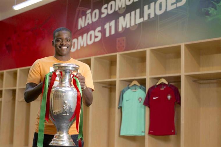 Seleção. William Carvalho dispensado por problemas físicos