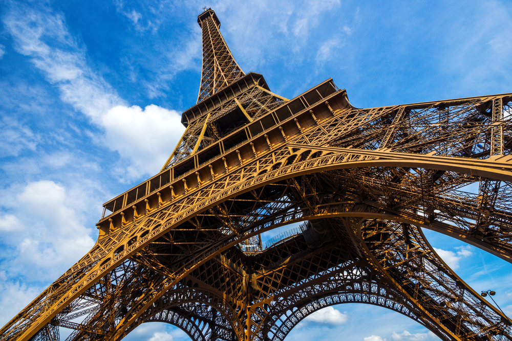 A Torre Eiffel vai mudar de cor?