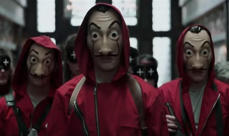 Grupo mascara-se de assaltantes de ‘La Casa de Papel’, mas acabam detidos