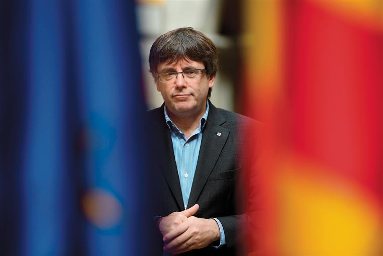 Puigdemont dá conferência de imprensa