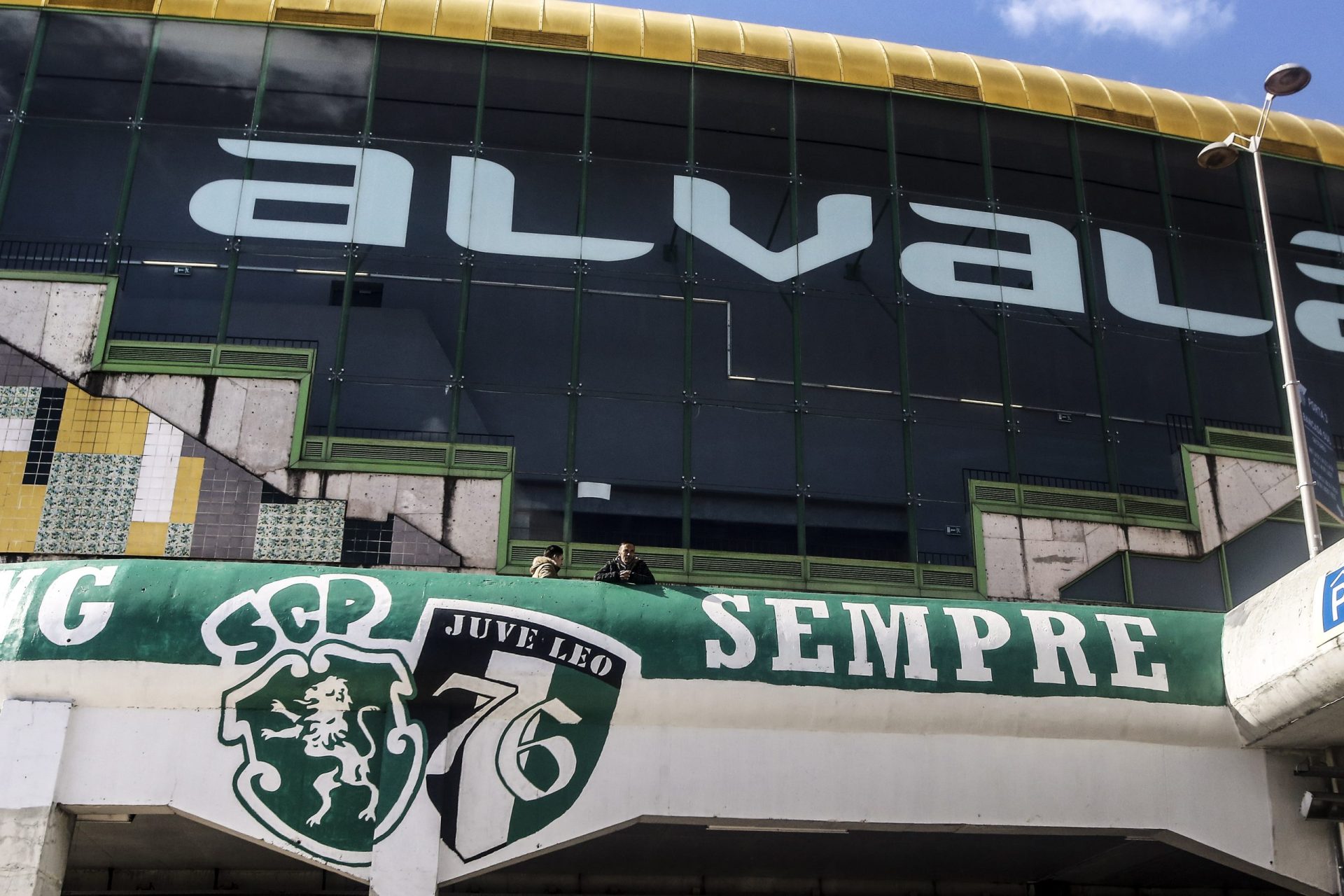 Sporting marca conferência para as 17h