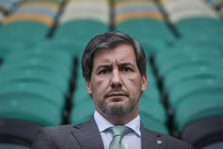 Bruno de Carvalho faz três sessões de esclarecimento aos sócios