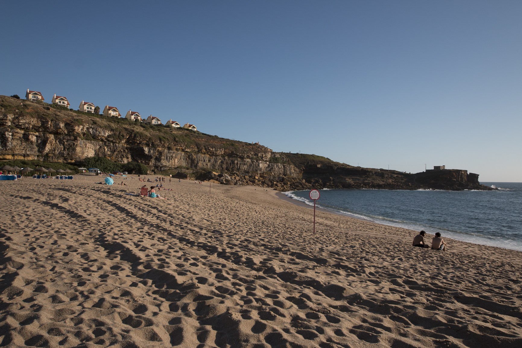 Surf. Ação de limpeza de praia recolheu 100 quilos de lixo