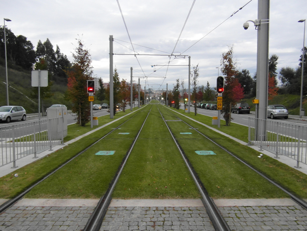 Metro abalroa viatura em Vila do Conde