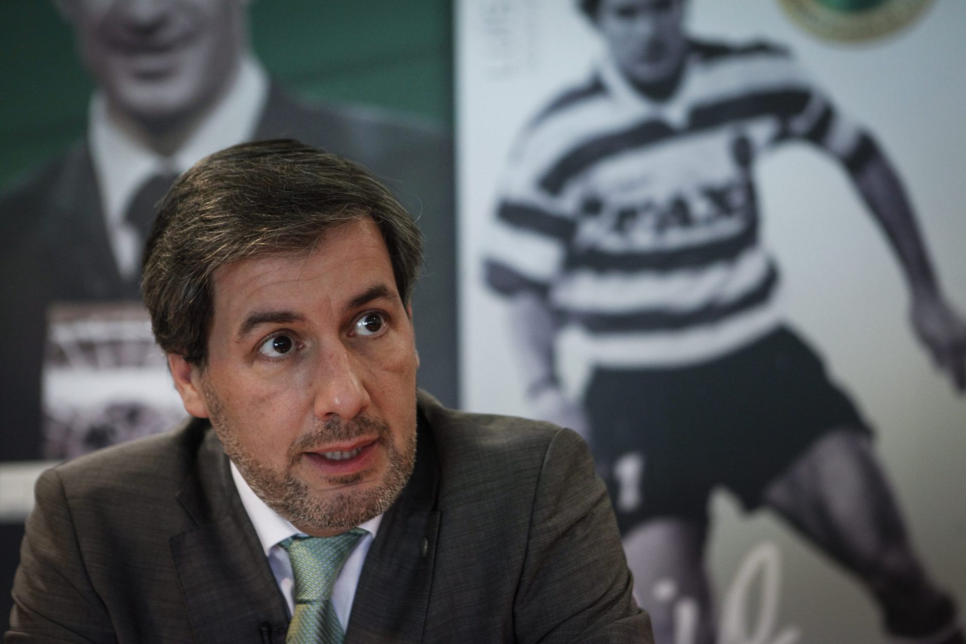 Sporting. Adeptos tentaram invadir sala onde Bruno de Carvalho falava