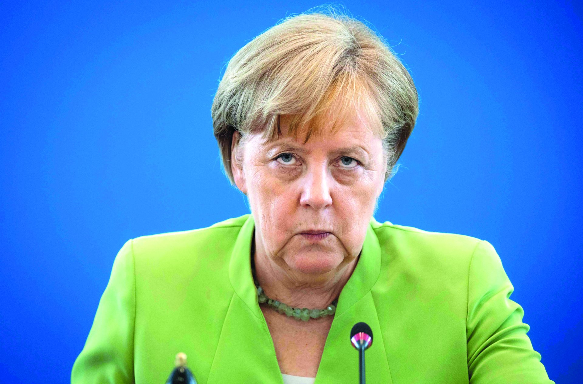 Questão dos refugiados ameaça coesão europeia e governo de Merkel