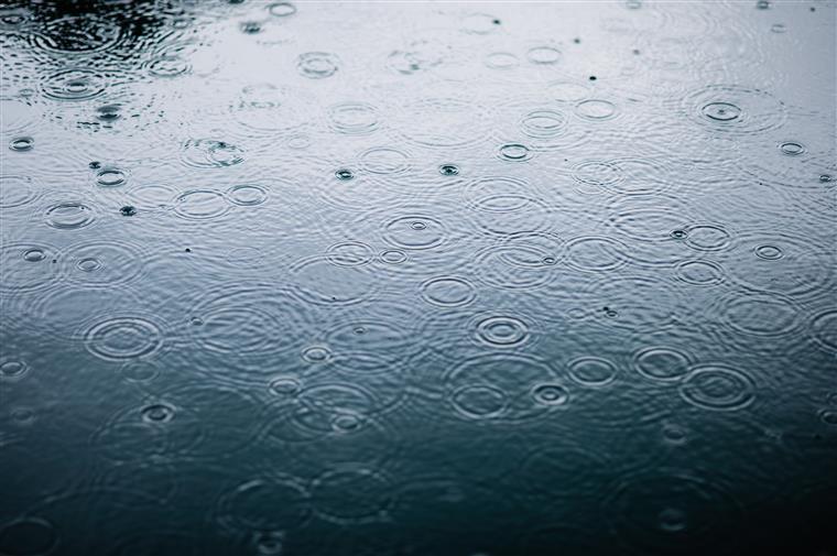 Verão começa hoje mas vem acompanhado de chuva e trovoada