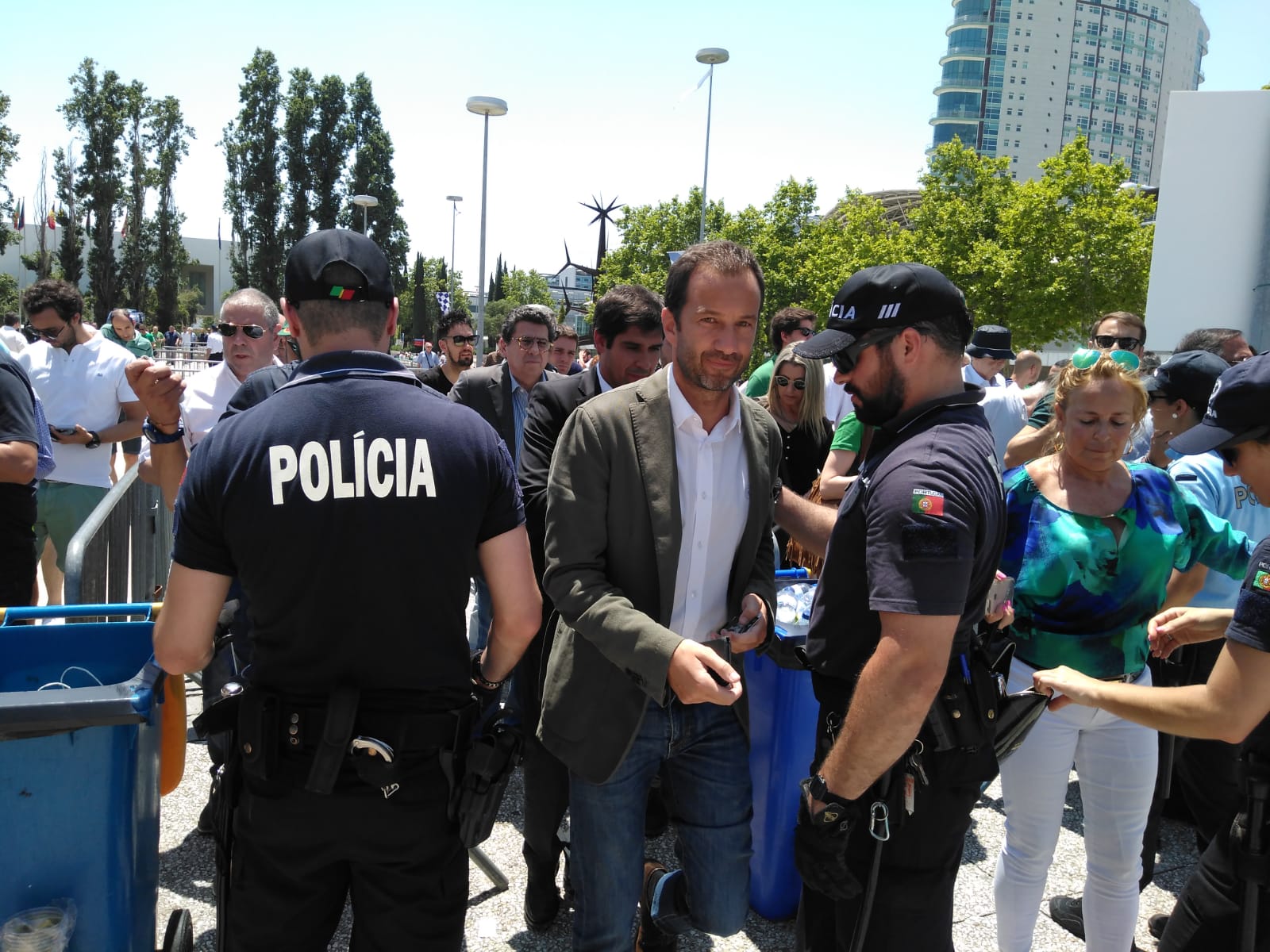 Sporting. Portas do Altice Arena já abriram e sócios já estão prontos para dar início à AG