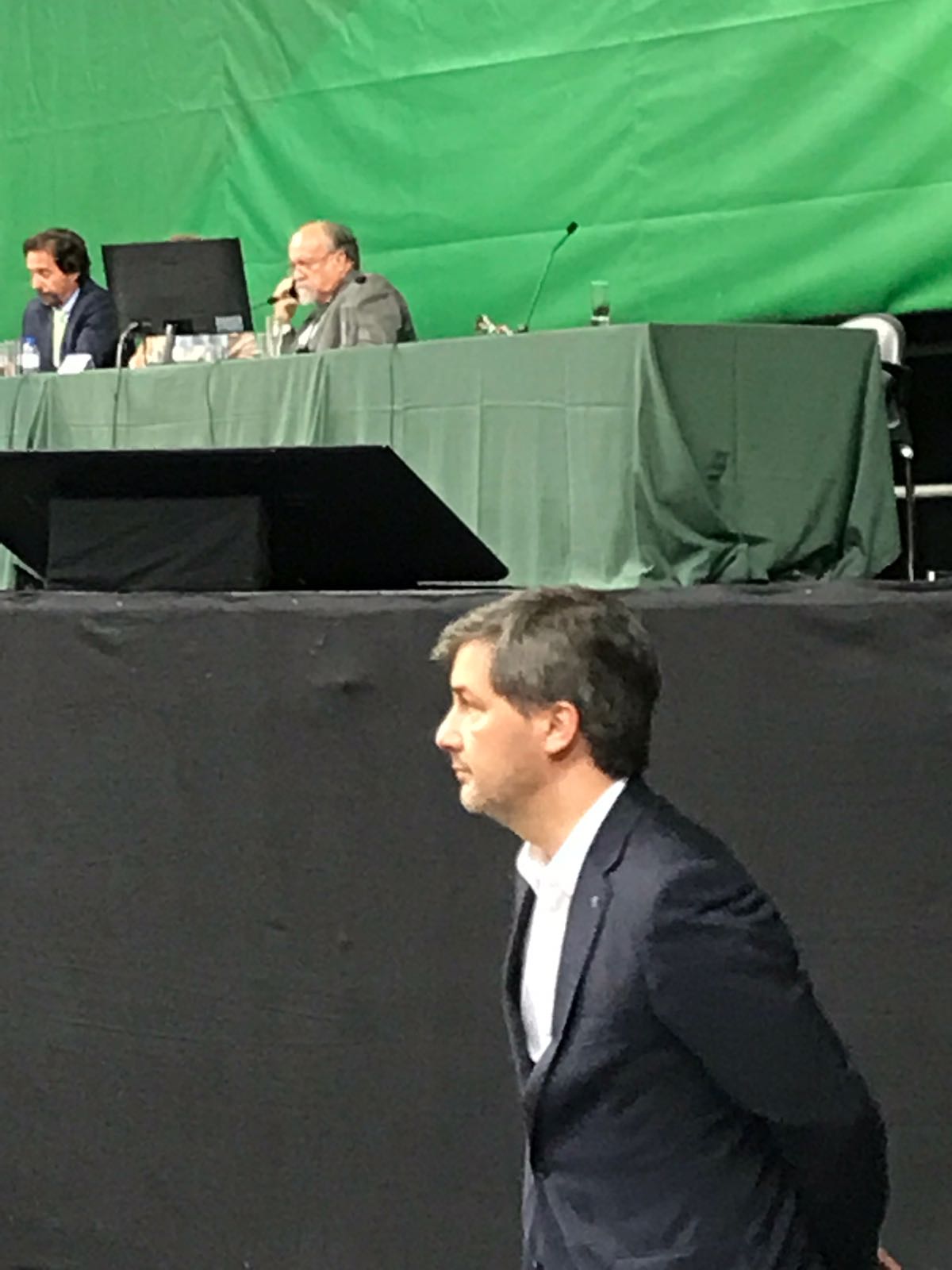 Novas tentativas de agressão na Altice Arena. Bruno de Carvalho foi votar