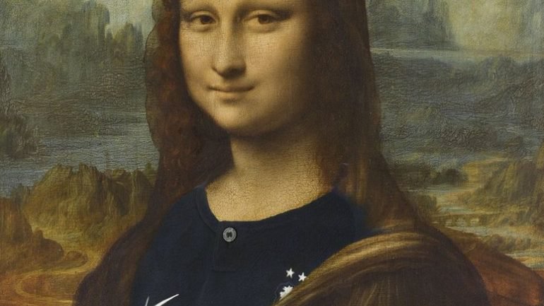 Louvre partilha imagem de Mona Lisa com camisola da seleção francesa vestida