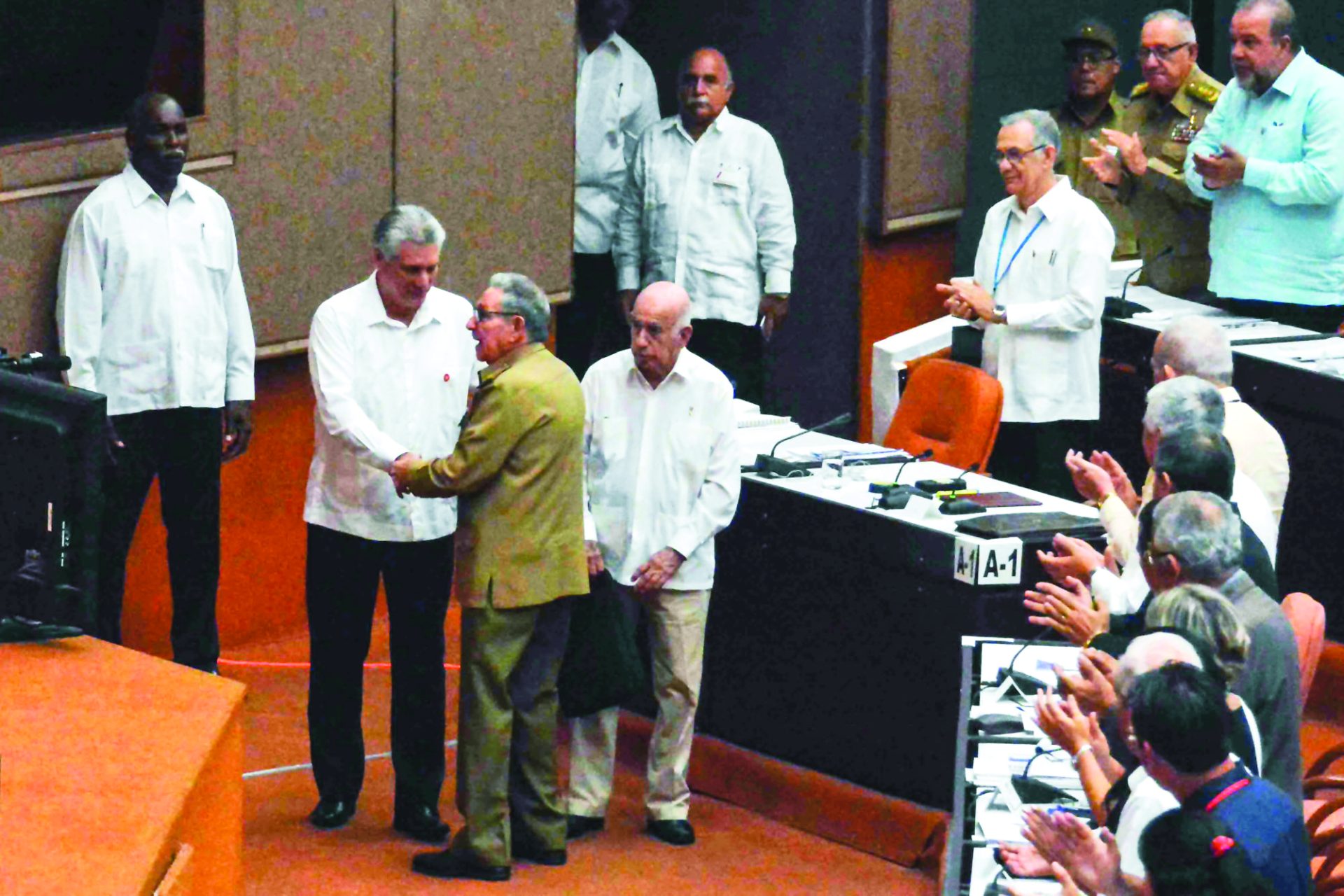 Reforma constitucional. Mudar a economia para salvar o socialismo cubano