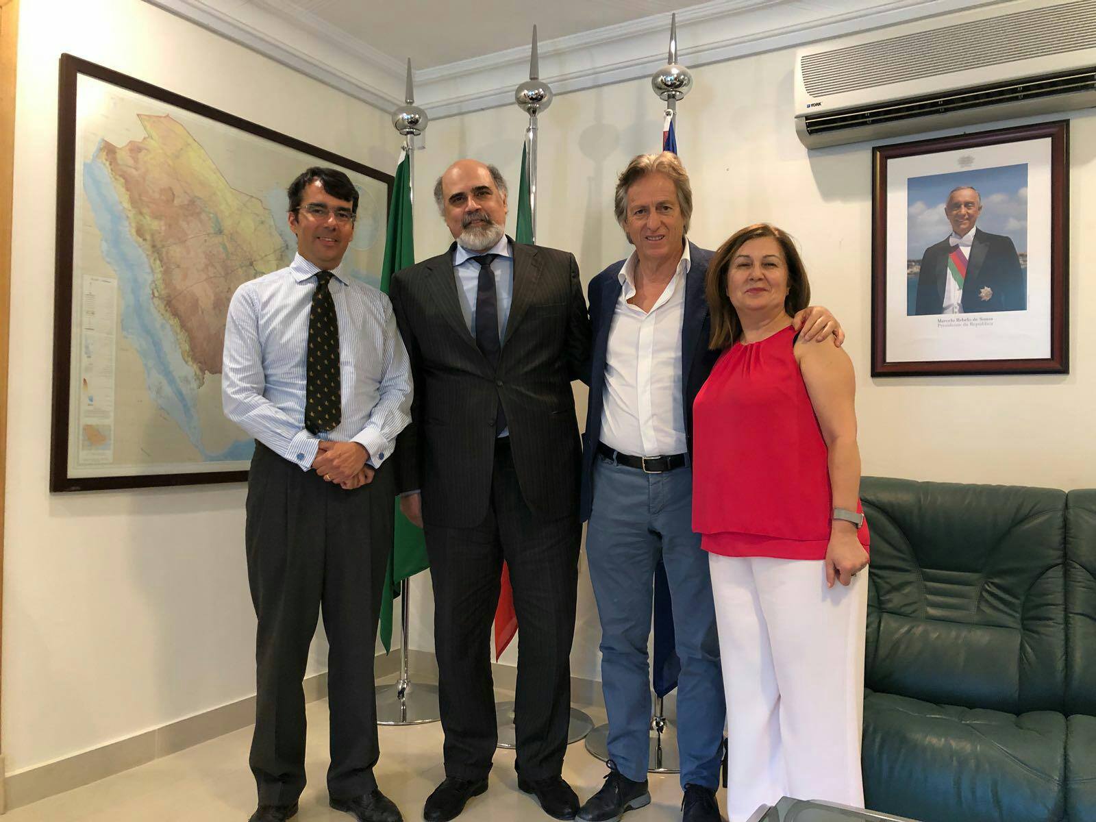 Jorge Jesus visita embaixador de Portugal na Arábia Saudita