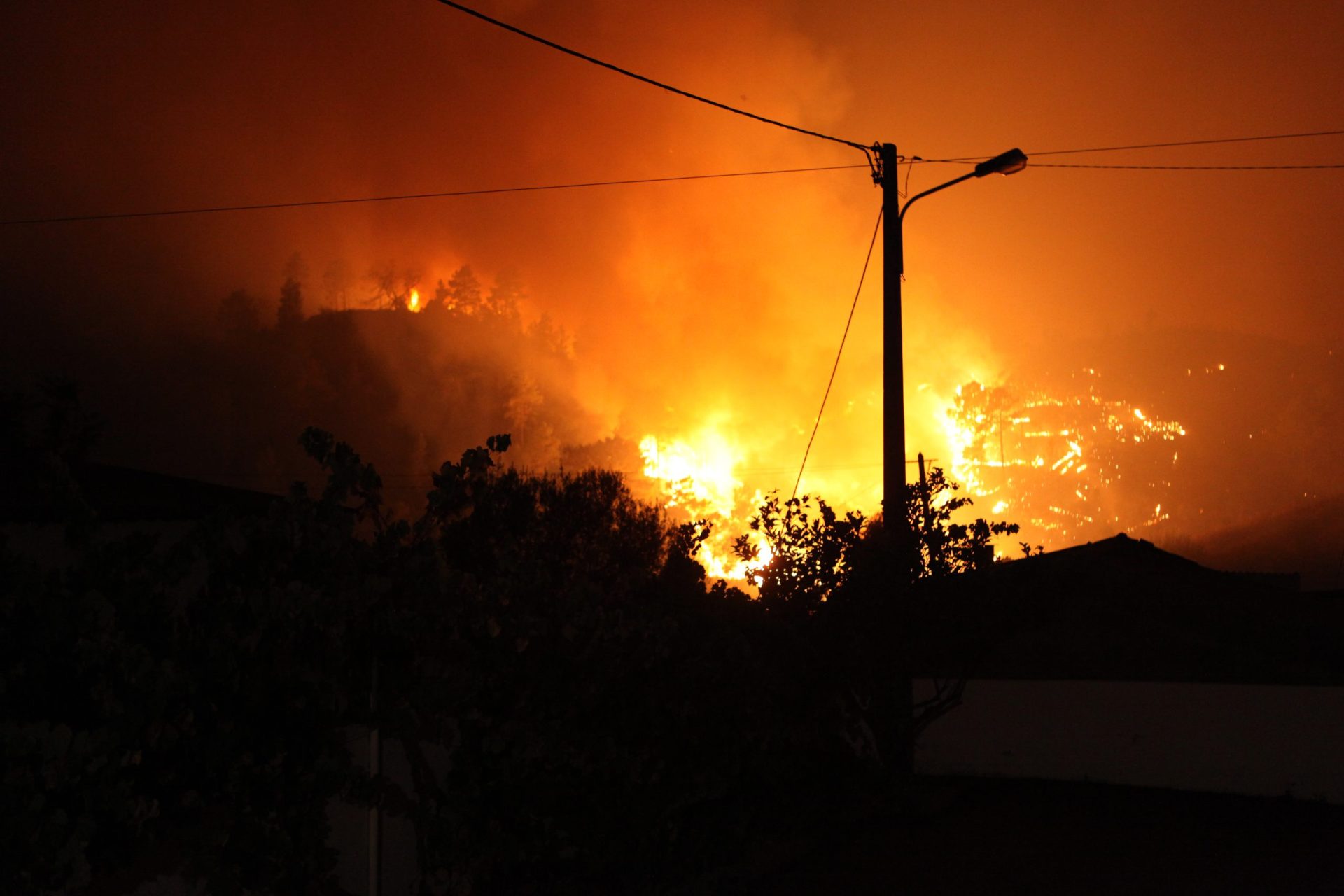 Monchique. Rede elétrica já foi reposta em todas as localidades atingidas pelo incêndio