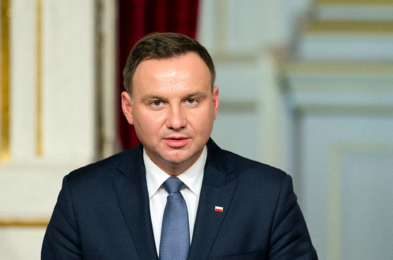 Polónia. Presidente veta lei que favorecia PiS