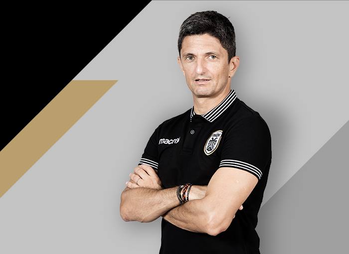 PAOK anuncia renovação do treinador