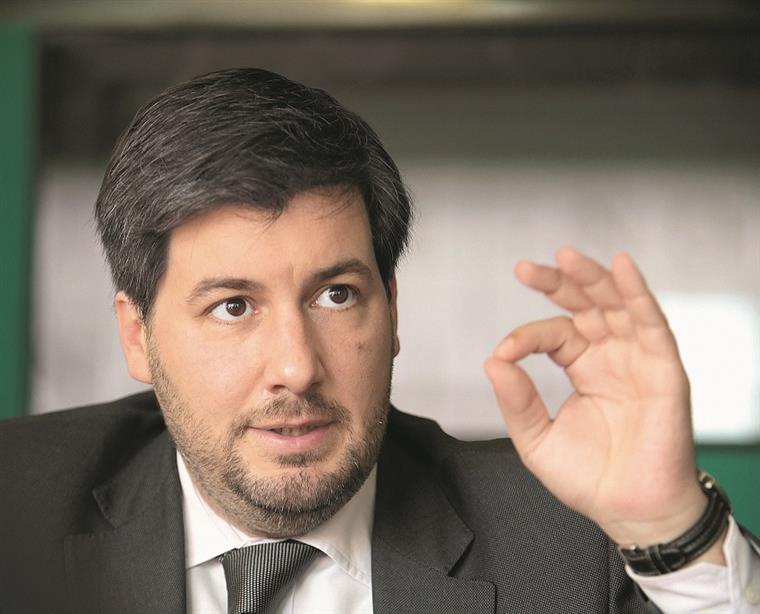 Bruno de Carvalho. “Marta Soares é obrigado a receber esta candidatura quando eu quiser”