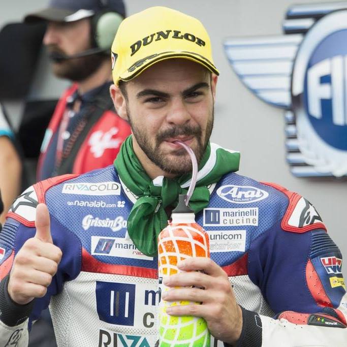 Motociclismo. Romano Fenati despedido por duas equipas no mesmo dia