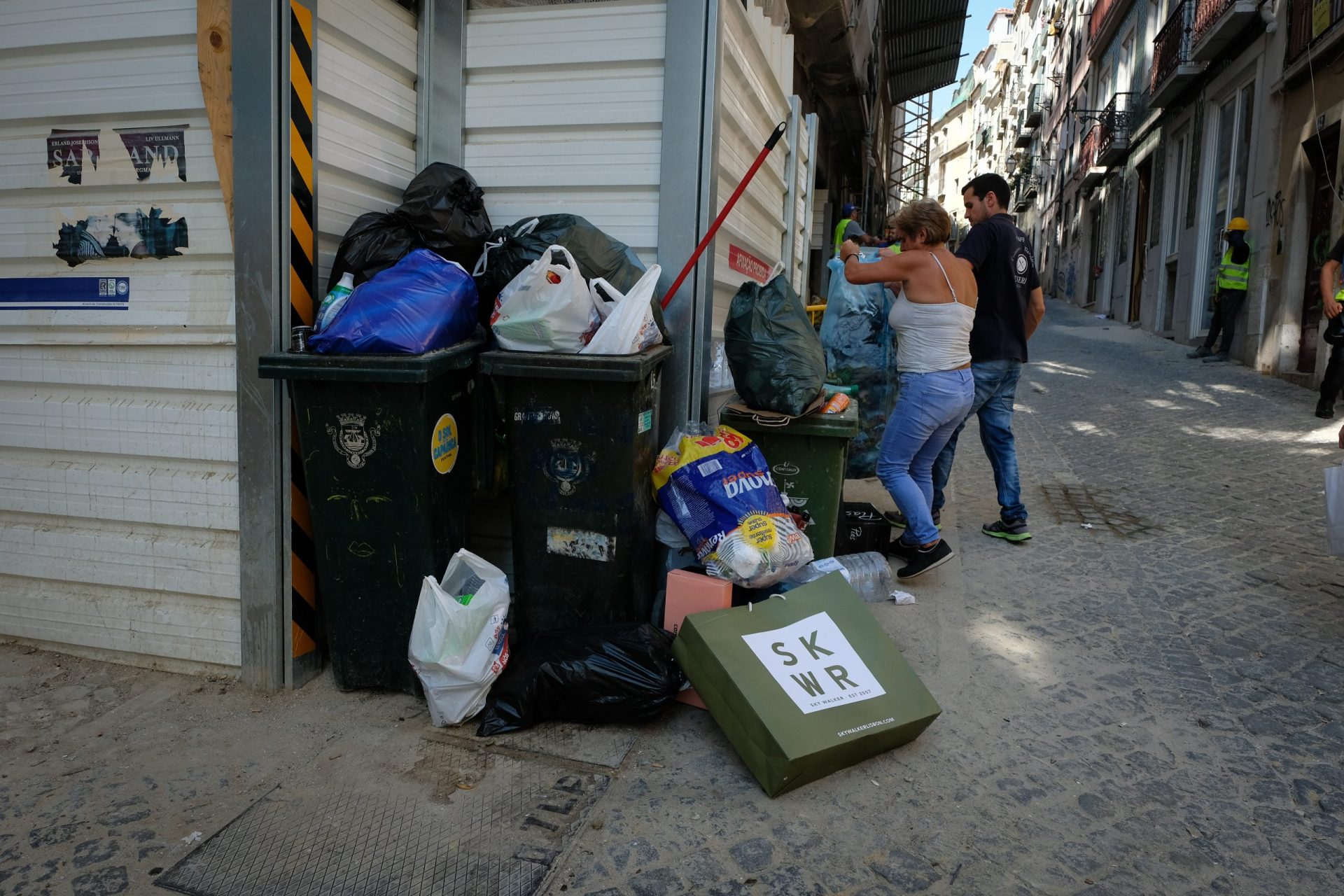 Câmara Municipal de Lisboa prepara medidas para combater “situação excecional” do lixo