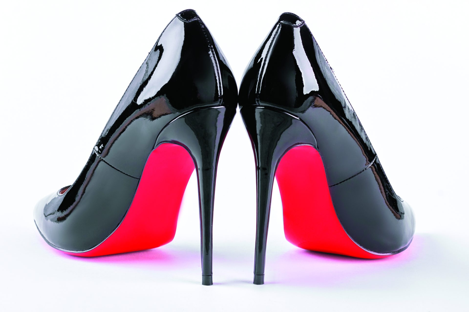 Louboutin. As famosas solas vermelhas que as marcas querem imitar