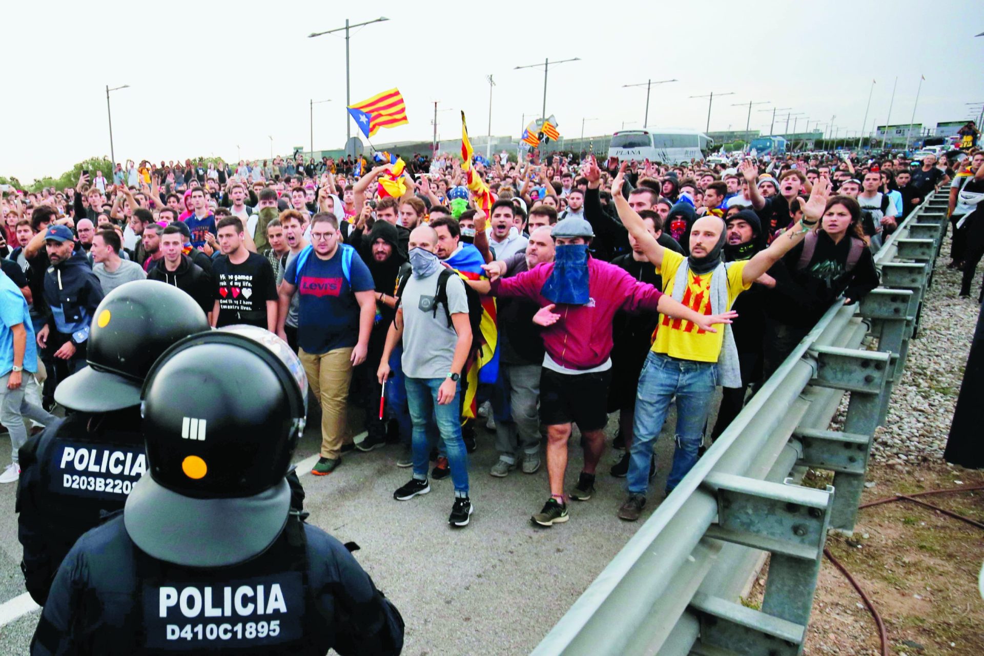 Catalunha. Duras penas para líderes catalães, Sánchez recusa perdão