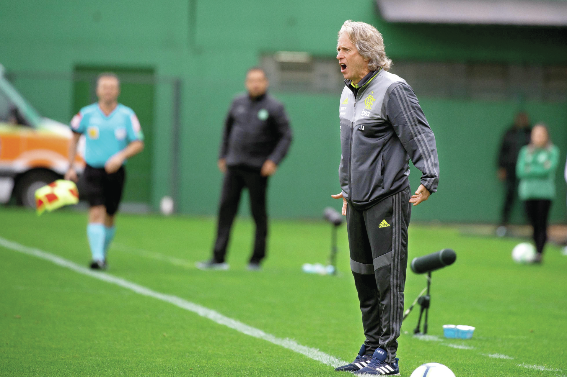 Jorge Jesus. Mandou o árbitro para casa e arrisca castigo de seis jogos