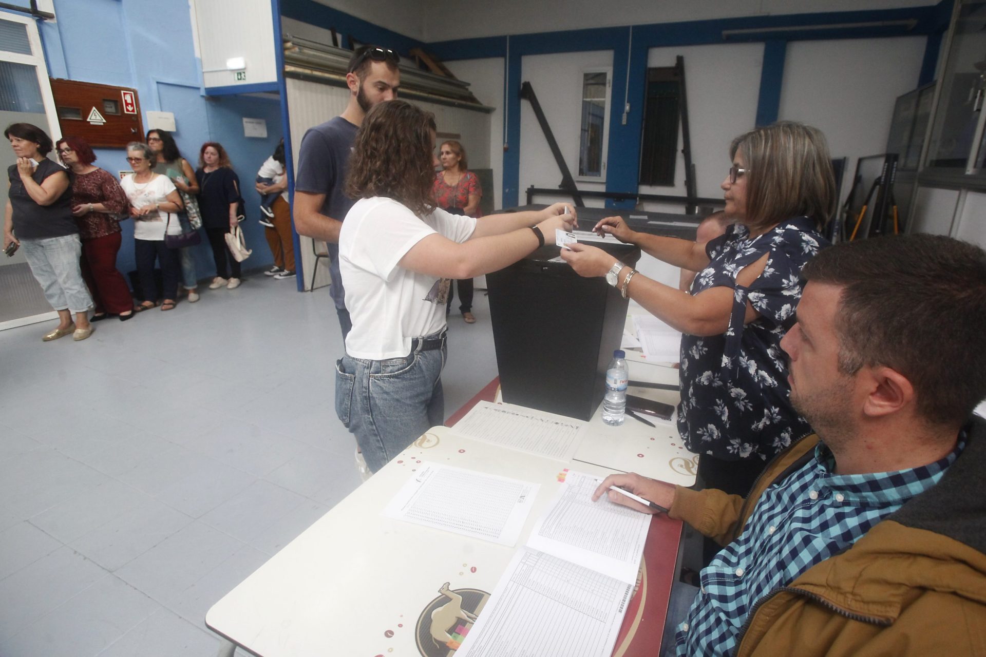 Emigrantes. Houve mais de 35 mil votos considerados nulos