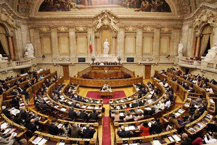 Parlamento. Há 93 novos deputados que hoje tomam posse