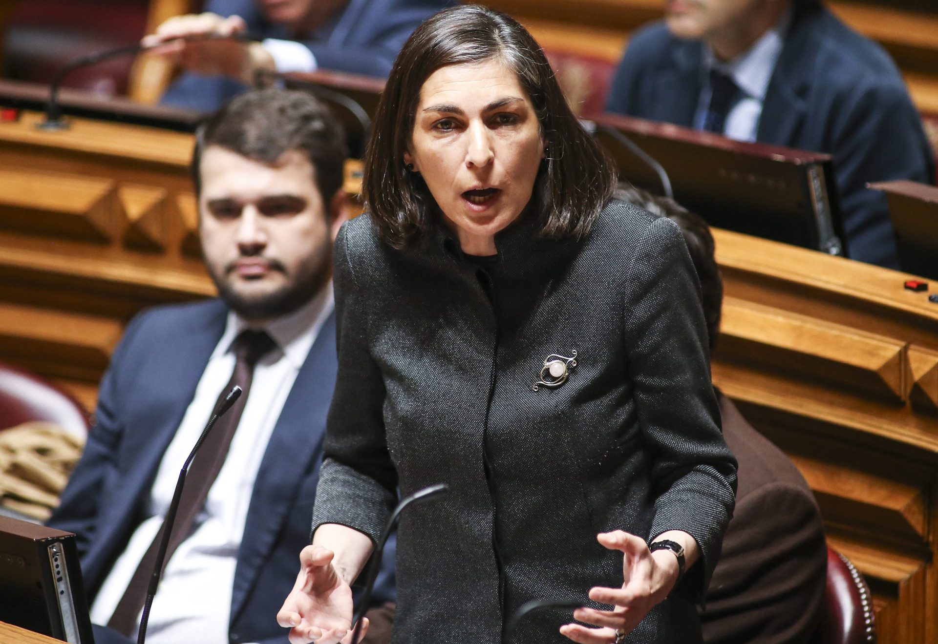 Reunião inaugural do novo Parlamento durou apenas seis minutos