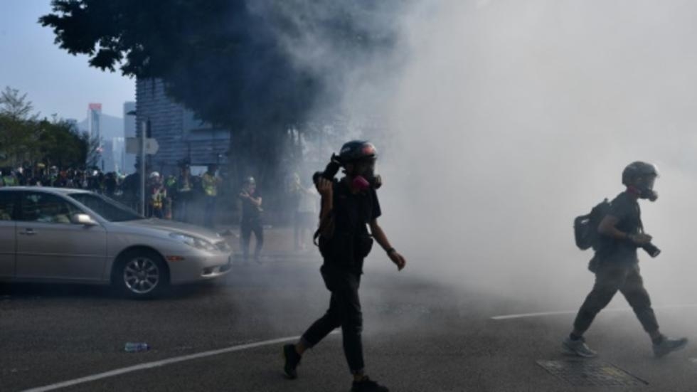 Hong Kong. Cenário de batalha campal mantém-se