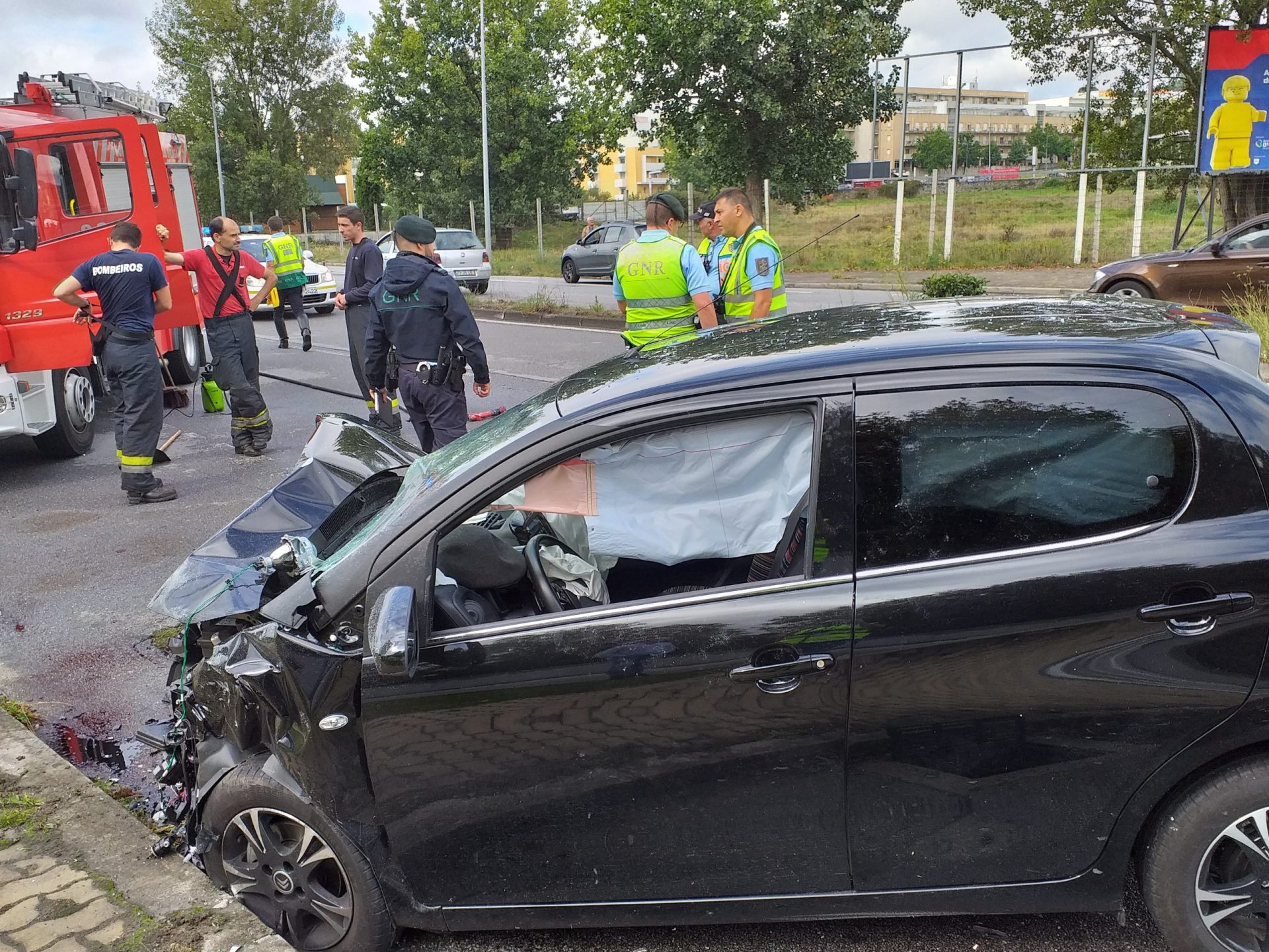 Três feridos graves numa colisão em Braga