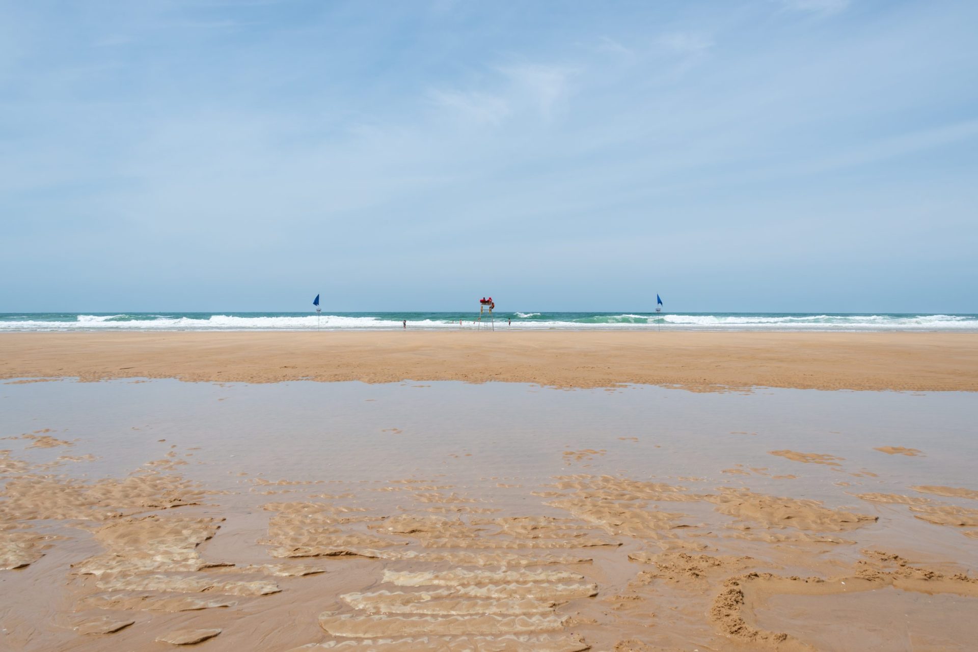 Acesso a praias francesas está interdito devido a pacotes com droga