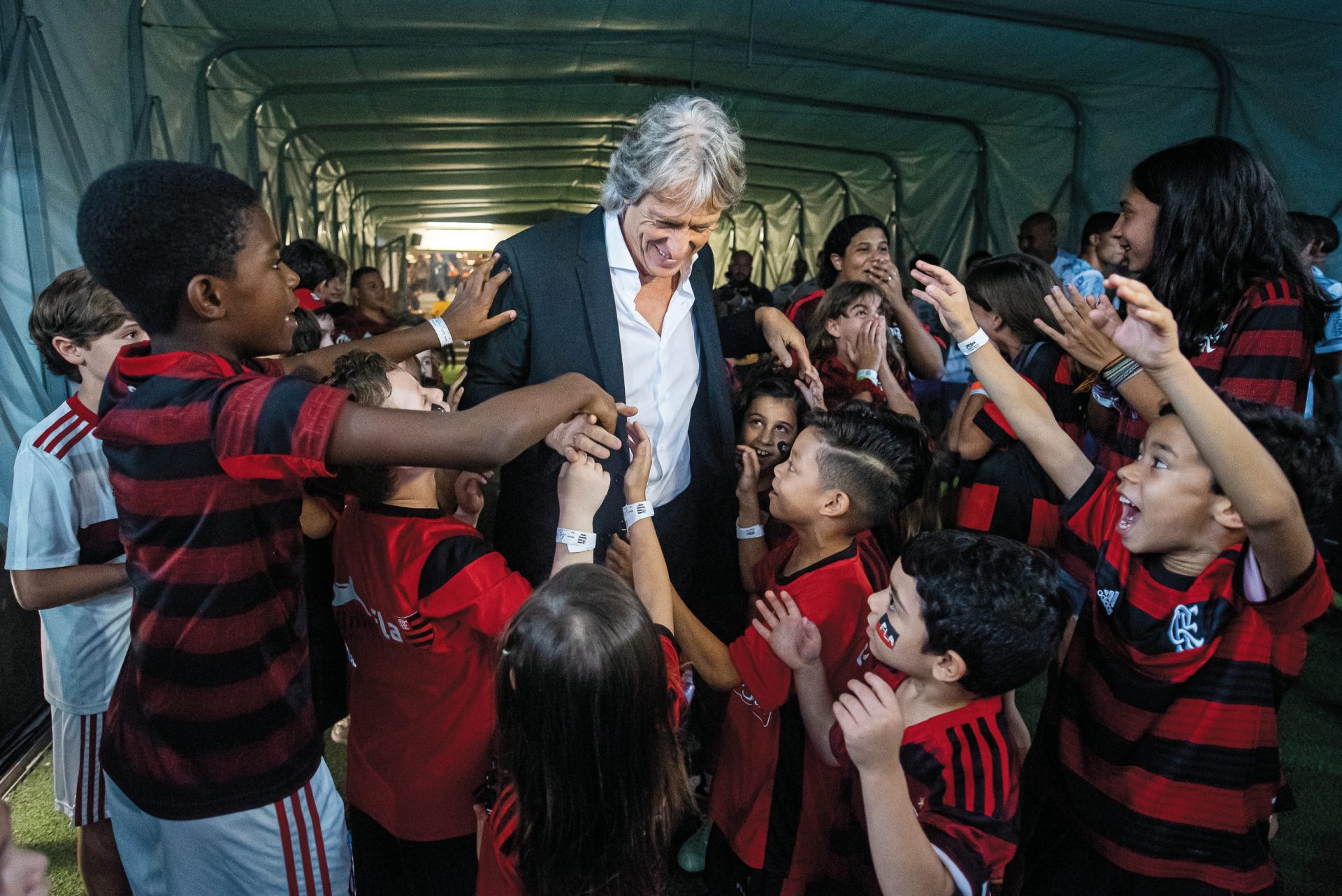 Brasil. Jesus dá morada  para o título – e Maracanã canta ao milagreiro