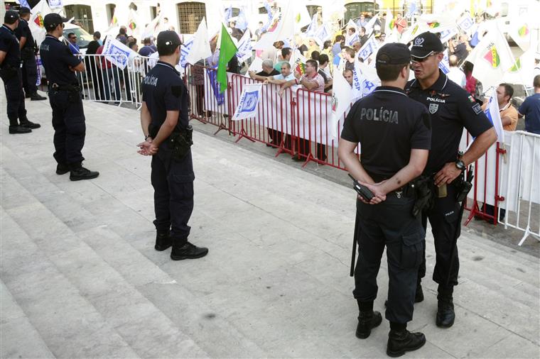 Governo espera que manifestação das forças de segurança seja &#8220;respeitadora da lei&#8221;