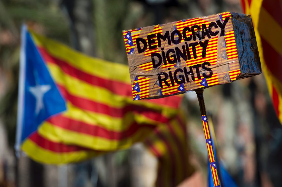 Catalunha. Cidadãos do Estado espanhol defendem diálogo