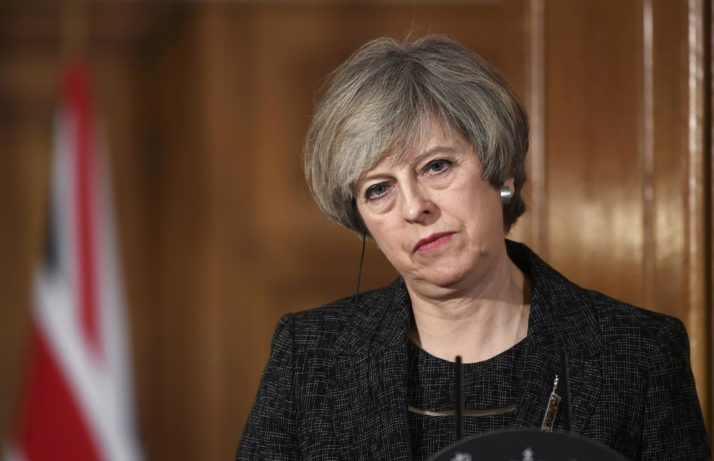 Brexit. Norte-irlandeses garantem que apoiarão May em moção de censura