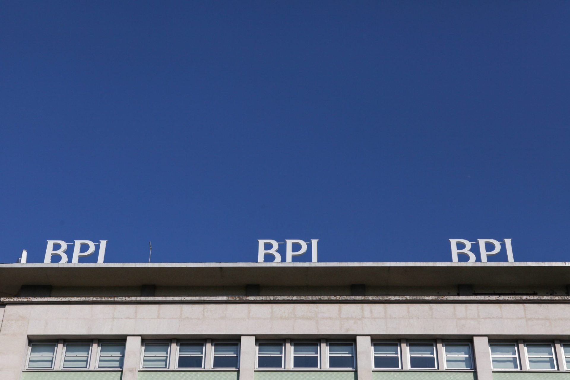 Lucro do BPI cai 52% para 253,6 milhões até setembro