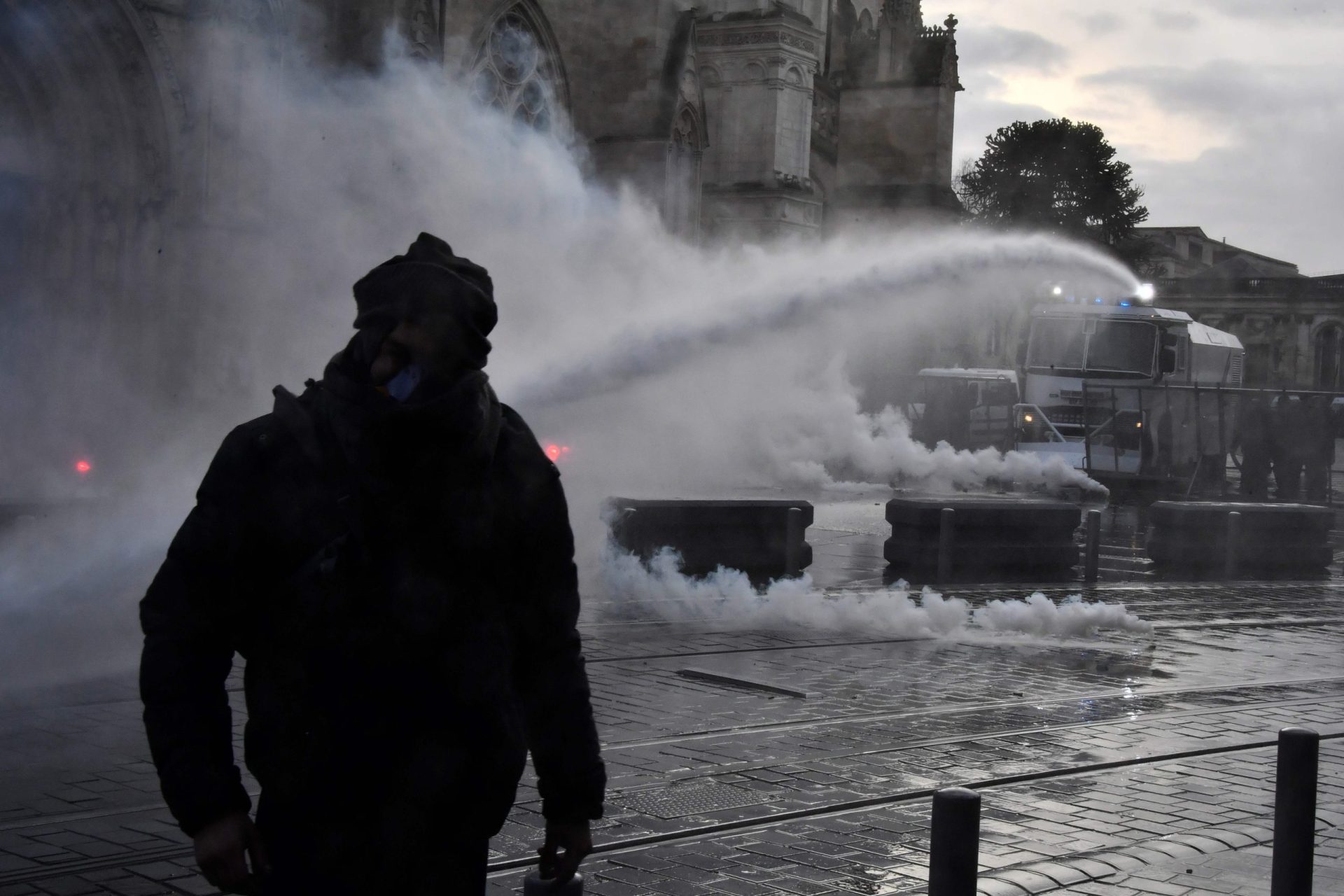 França. Coletes Amarelos regressam às ruas em mais um sábado de protesto [fotogaleria]