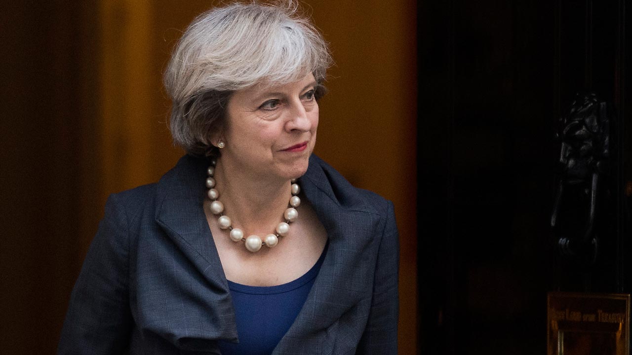 May vai apresentar hoje plano B do Brexit