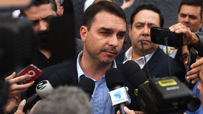 Detetadas irregularidades nas transações financeiras de Flávio Bolsonaro