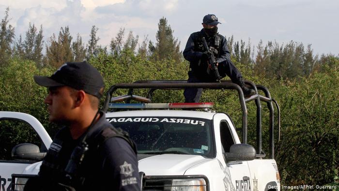 México. Confrontos entre a polícia e cartel de droga mata 21 pessoas