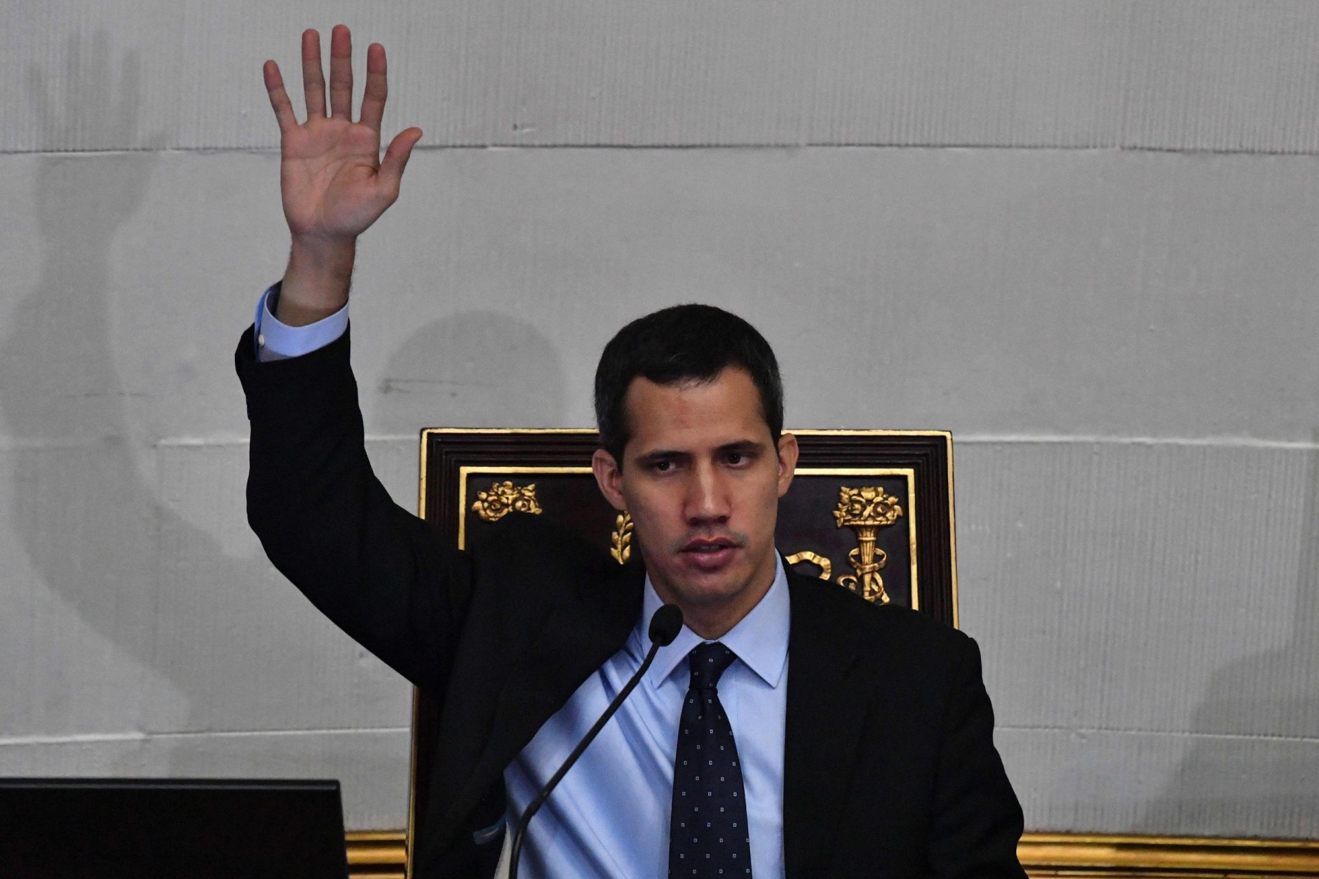 Guaidó reconhecido como presidente interino da Venezuela pelo Parlamento Europeu