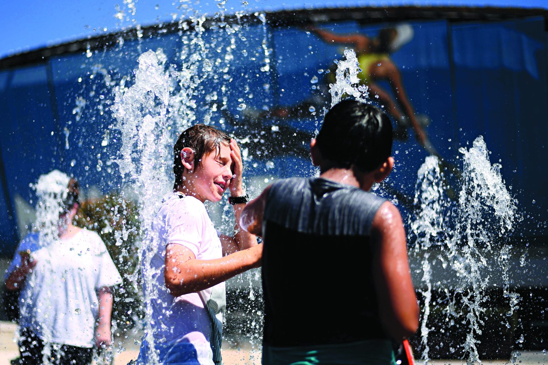 Morre-se de frio nos EUA  e de calor na Austrália