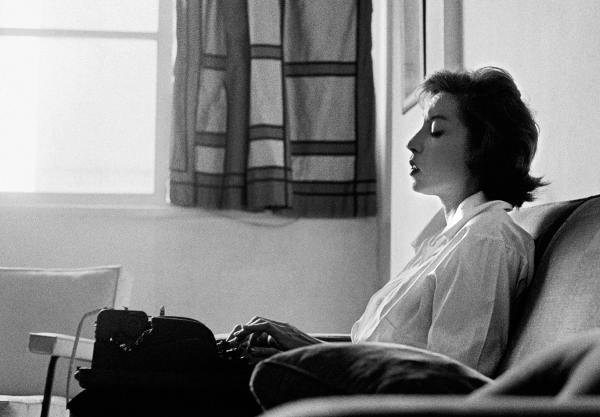 Clarice Lispector. “Eu sou antes, eu sou quase, eu sou nunca”