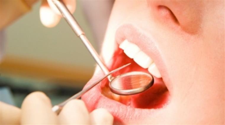 Maioria dos portugueses tem falta de dentes